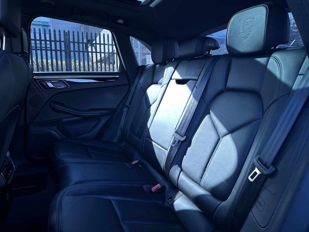 Porsche Macan  2023 à Vancouver, Colombie-Britannique