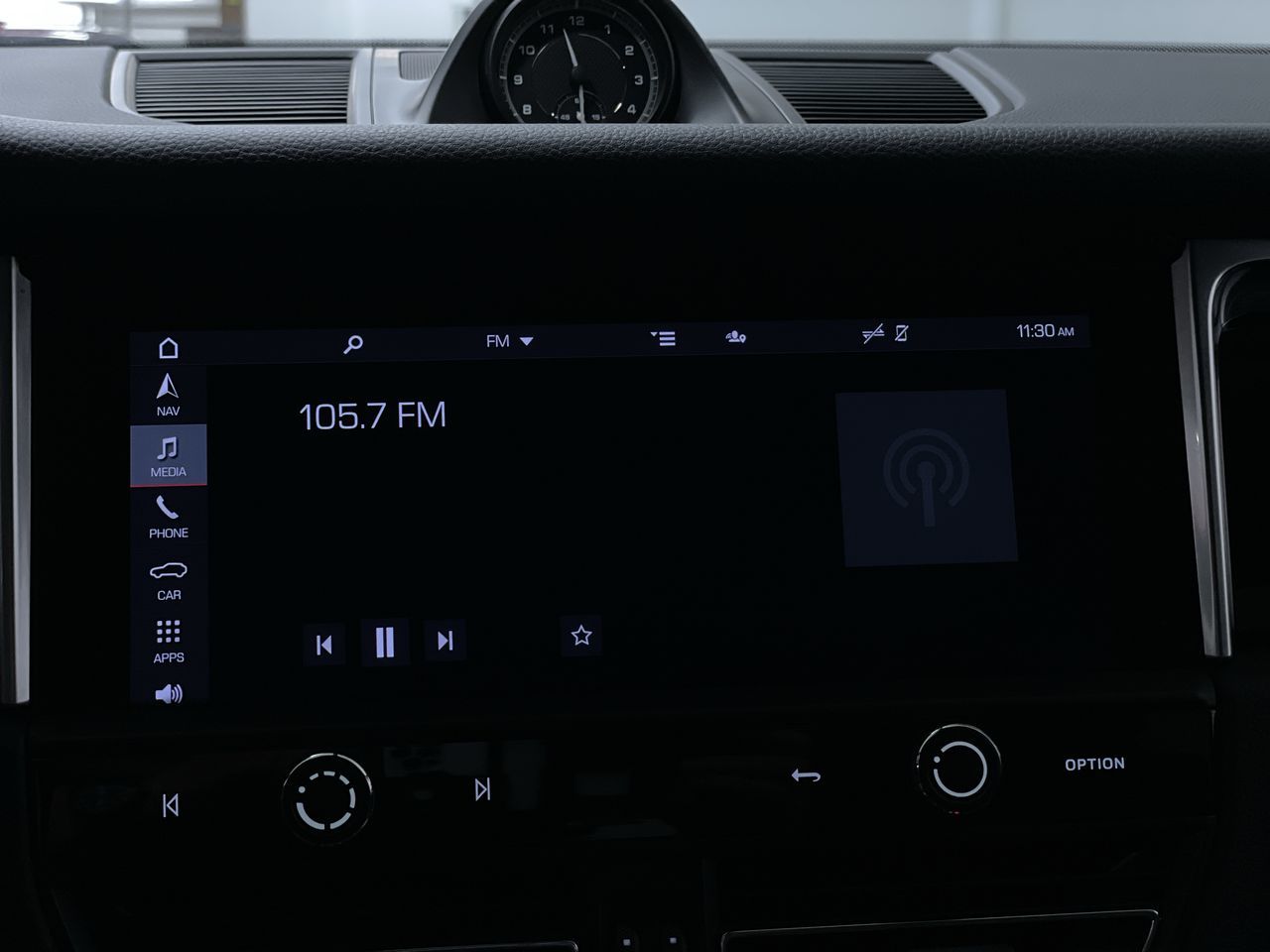 2023 Porsche Macan in Vancouver, British Columbia
