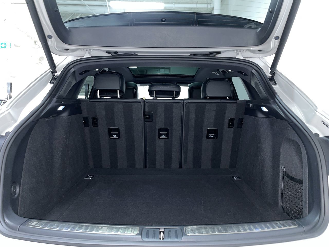 2023 Porsche Macan in Vancouver, British Columbia