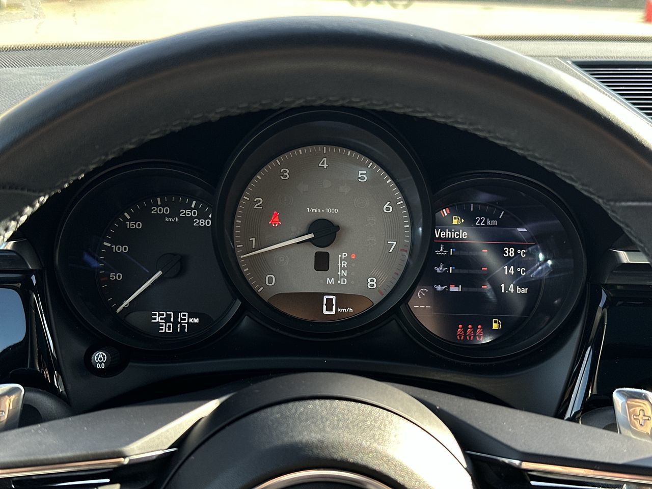 Porsche Macan  2023 à Vancouver, Colombie-Britannique