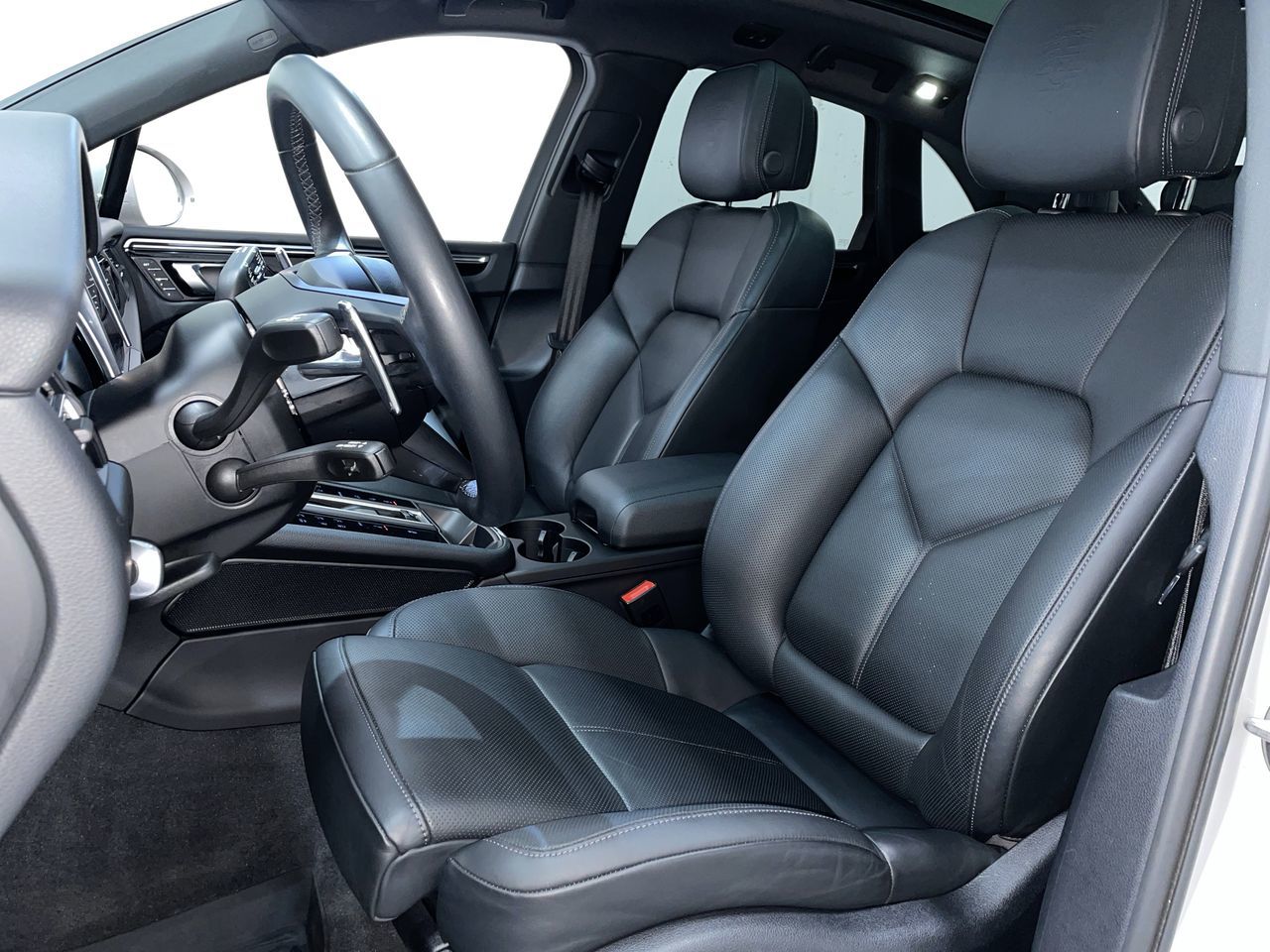 2023 Porsche Macan in Vancouver, British Columbia