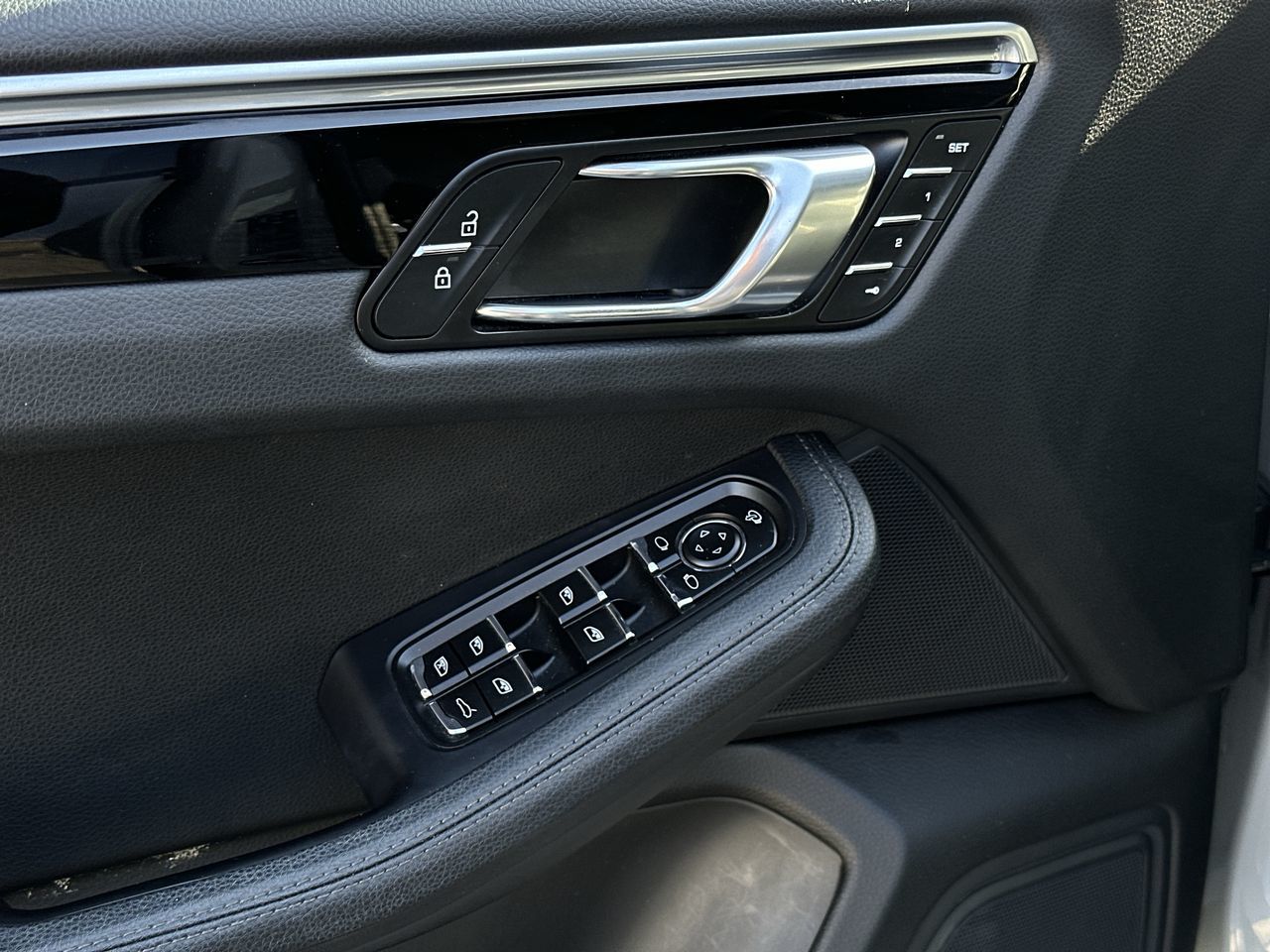 Porsche Macan  2023 à Vancouver, Colombie-Britannique