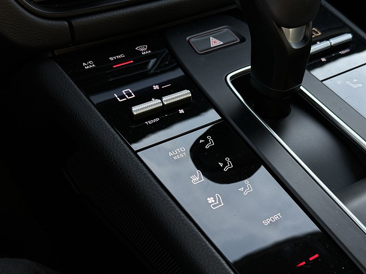 Porsche Macan  2023 à Vancouver, Colombie-Britannique