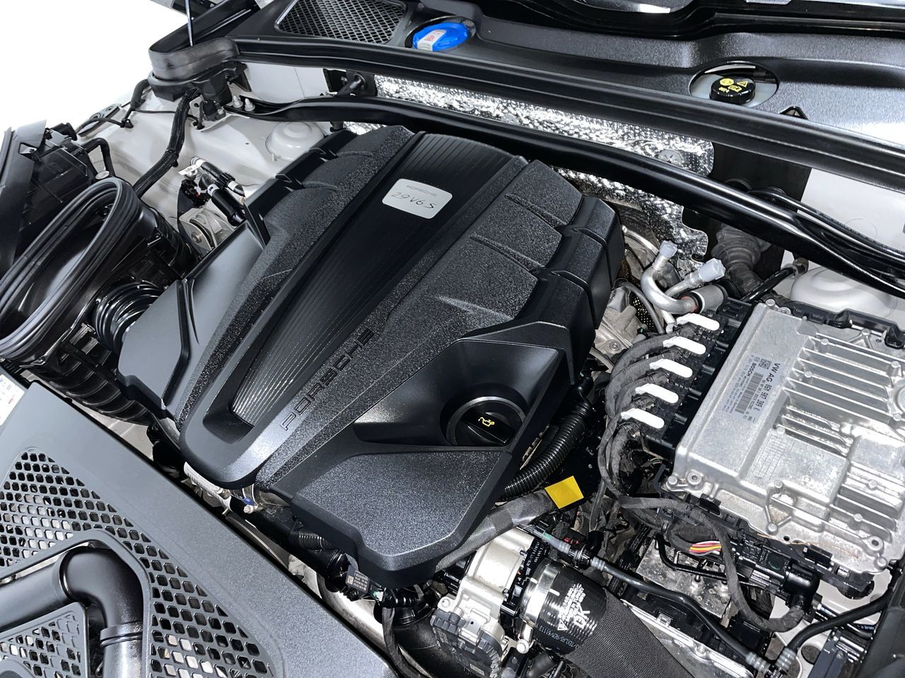 2023 Porsche Macan in Vancouver, British Columbia