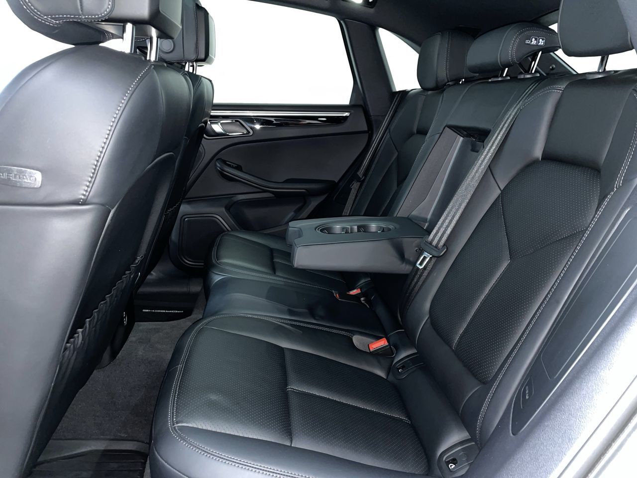 2023 Porsche Macan in Vancouver, British Columbia