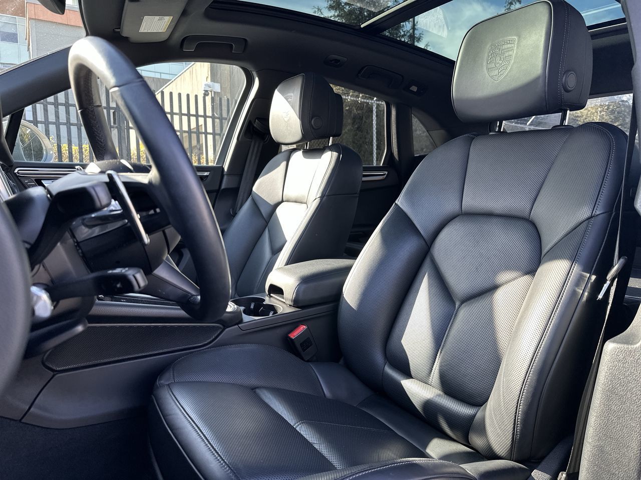 Porsche Macan  2023 à Vancouver, Colombie-Britannique