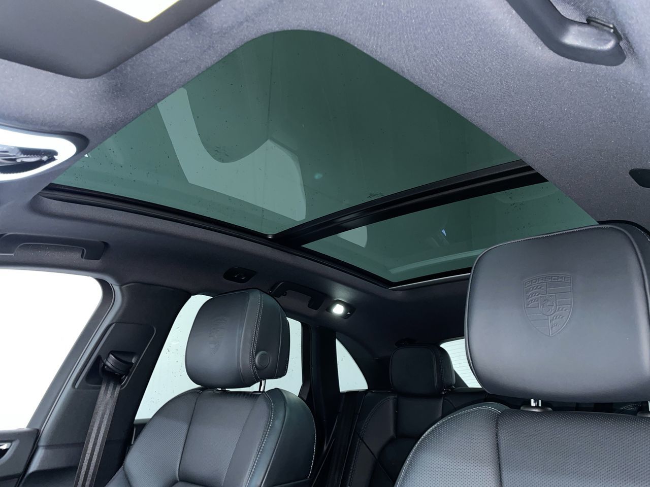 2023 Porsche Macan in Vancouver, British Columbia