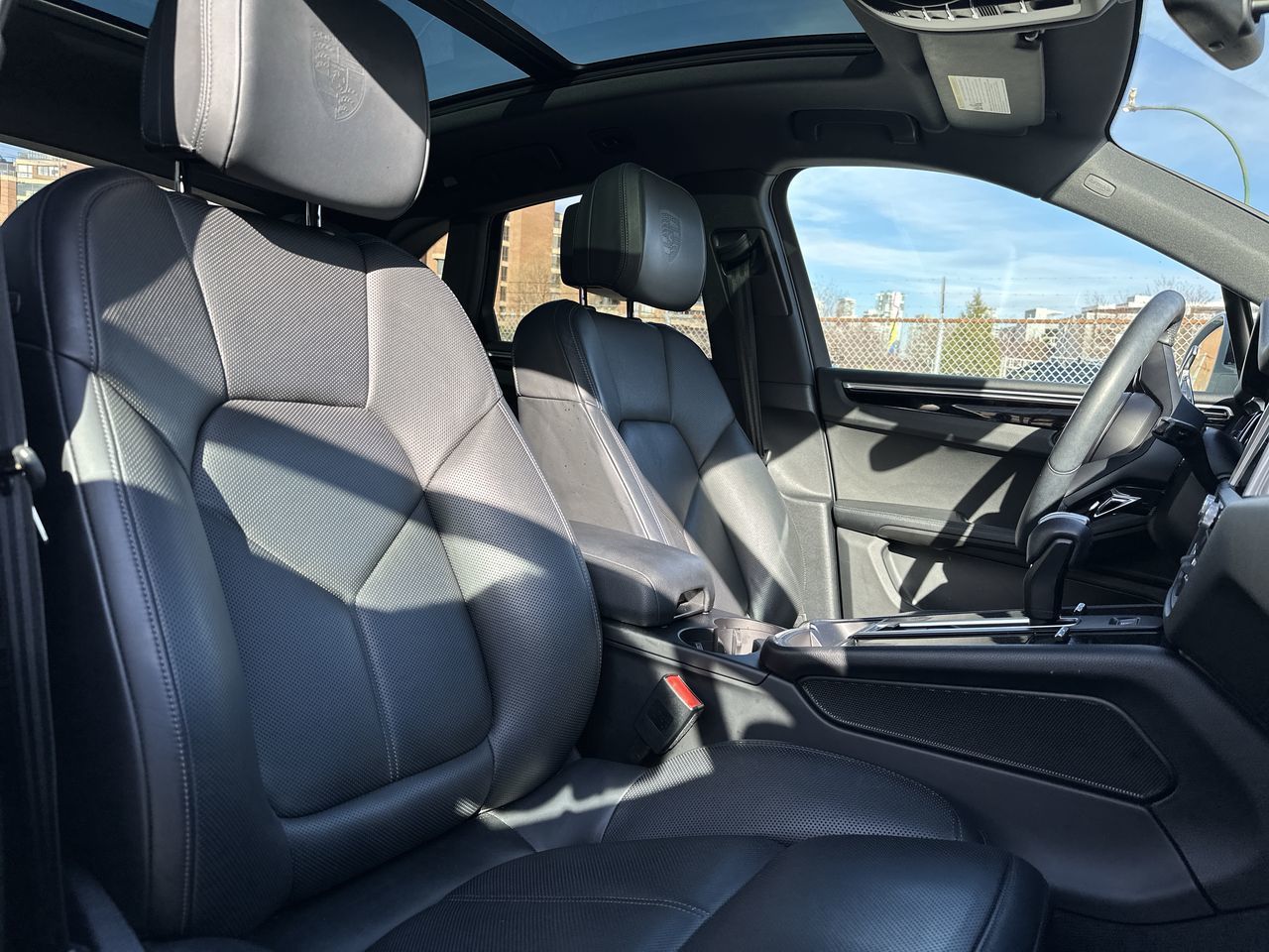 Porsche Macan  2023 à Vancouver, Colombie-Britannique