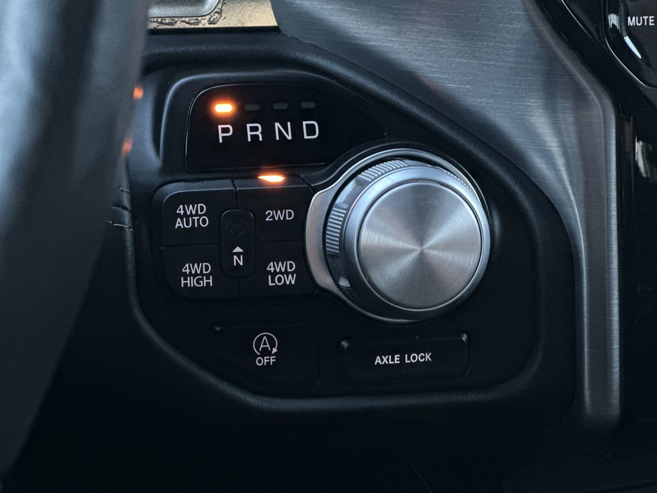 Ram RAM 1500 Crew Cab 4x4 (DT)  2019 à Vancouver, Colombie-Britannique