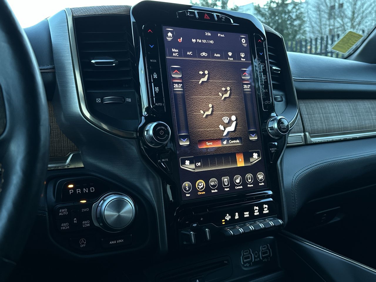 Ram RAM 1500 Crew Cab 4x4 (DT)  2019 à Vancouver, Colombie-Britannique