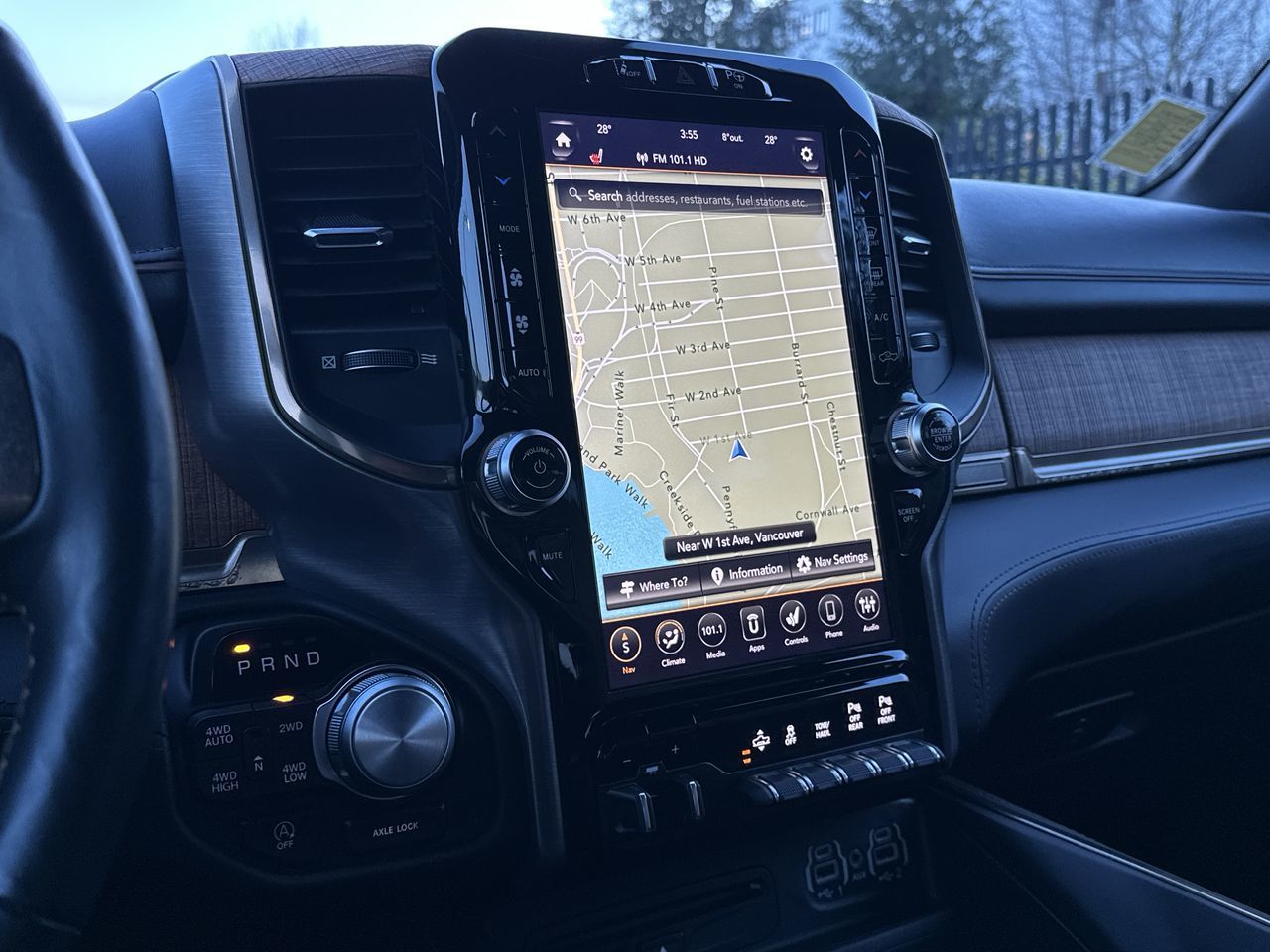 Ram RAM 1500 Crew Cab 4x4 (DT)  2019 à Vancouver, Colombie-Britannique