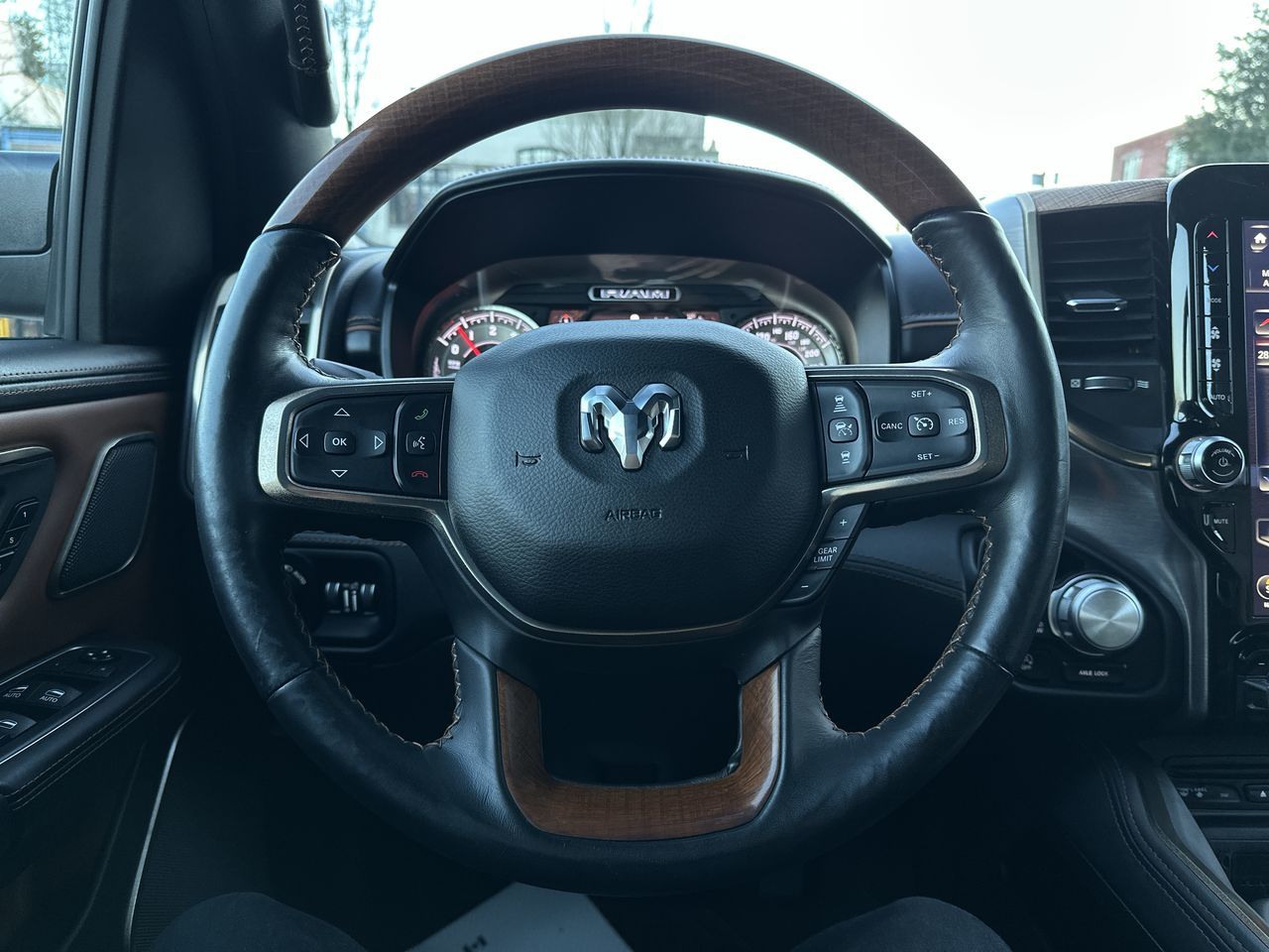 Ram RAM 1500 Crew Cab 4x4 (DT)  2019 à Vancouver, Colombie-Britannique