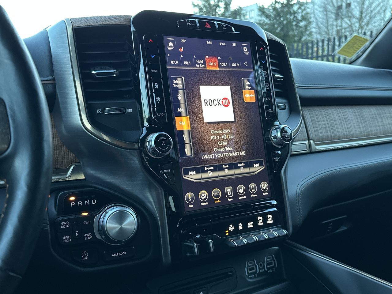 Ram RAM 1500 Crew Cab 4x4 (DT)  2019 à Vancouver, Colombie-Britannique