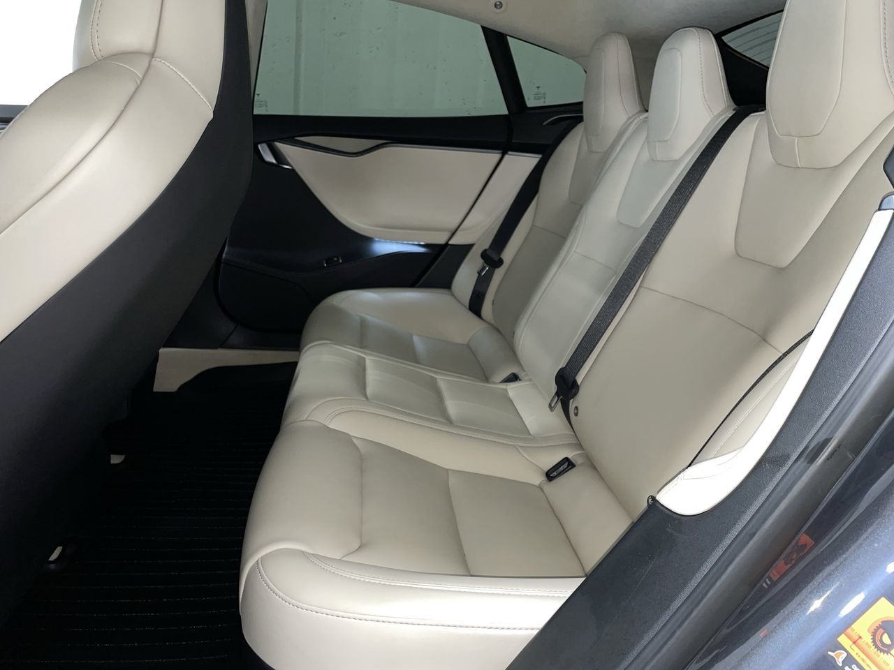 Tesla Model S  2018 à Vancouver, Colombie-Britannique