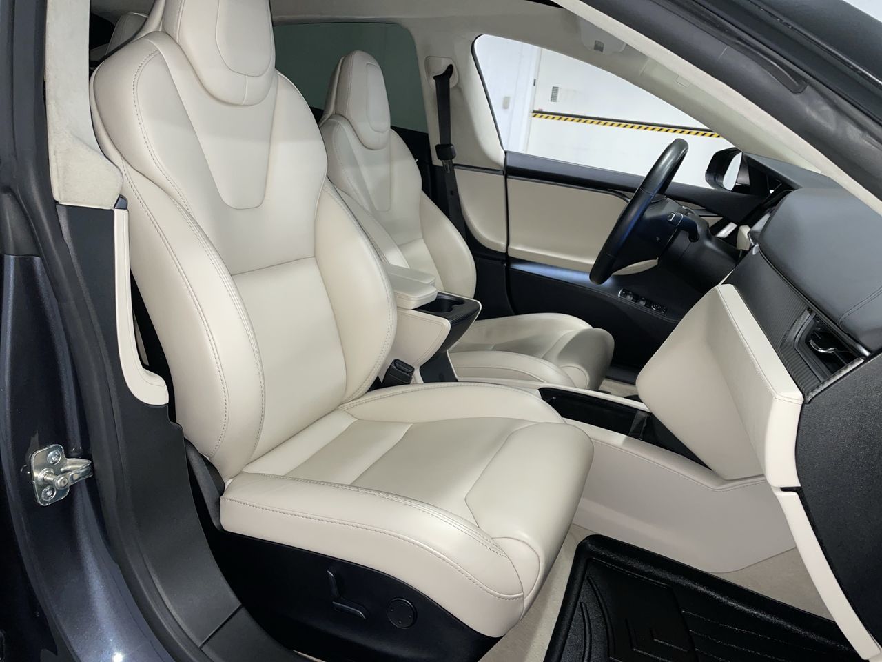 Tesla Model S  2018 à Vancouver, Colombie-Britannique