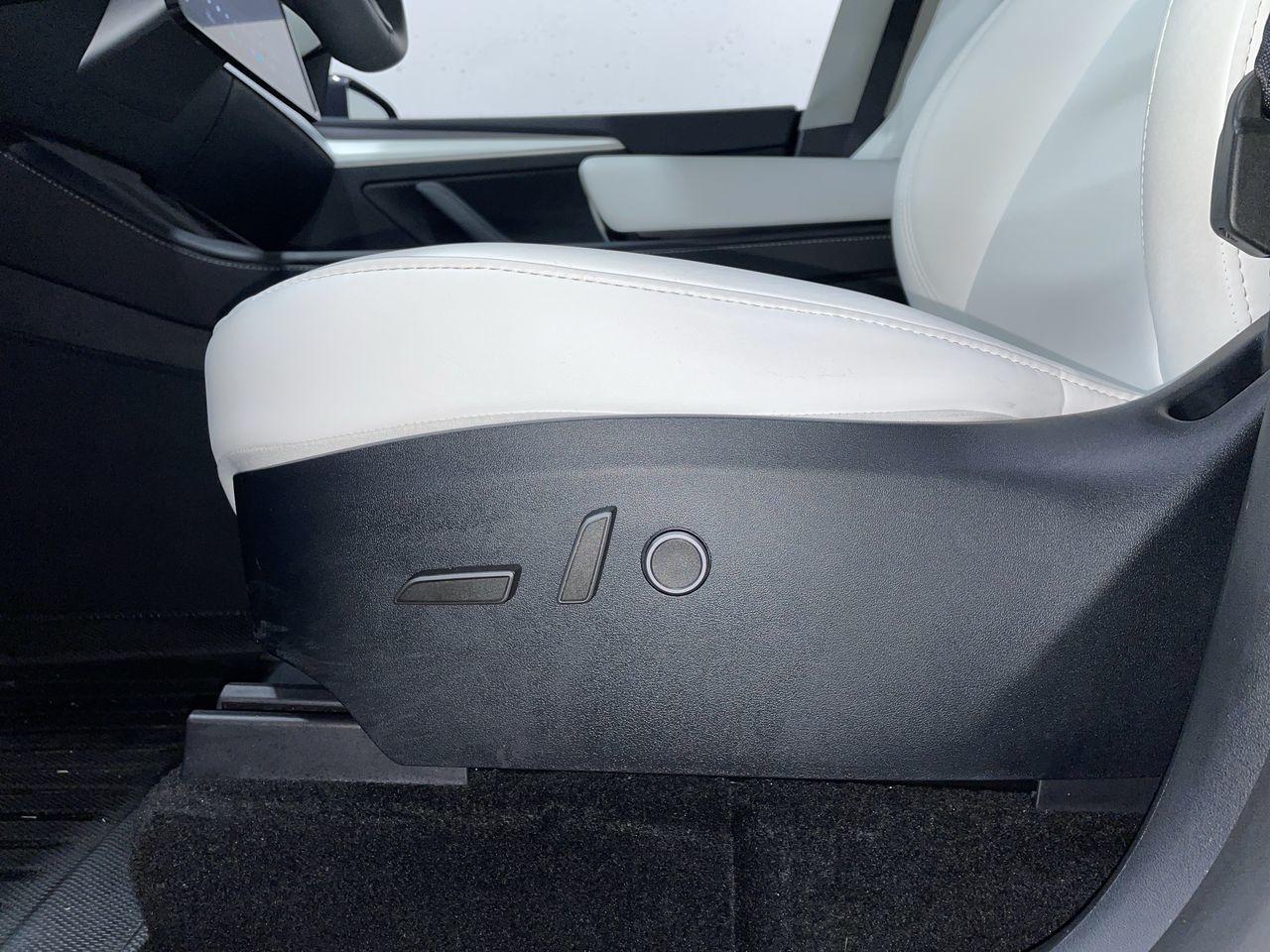 Tesla Model Y  2024 à Vancouver, Colombie-Britannique