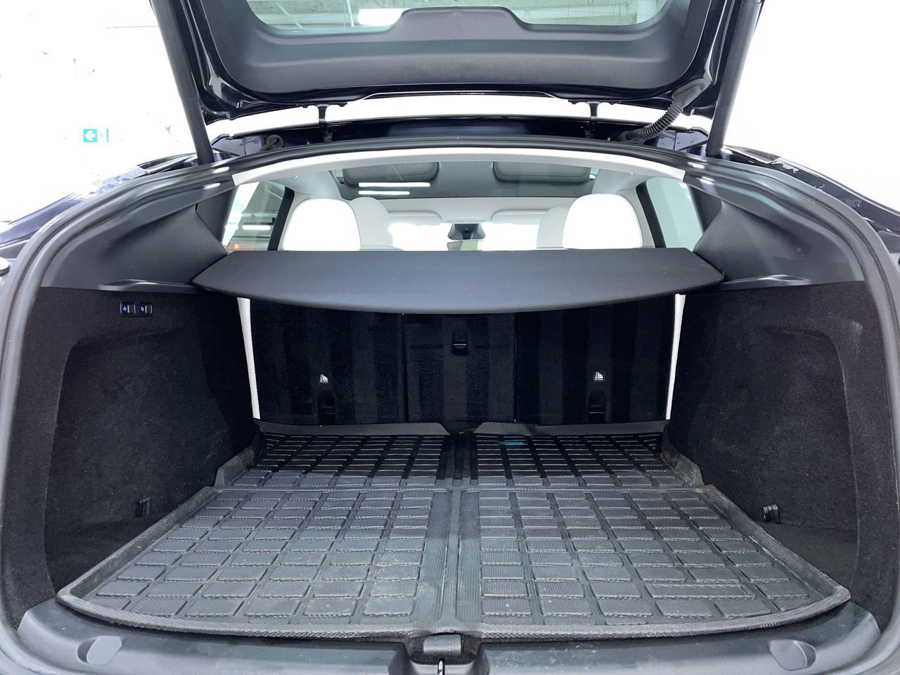 Tesla Model Y  2024 à Vancouver, Colombie-Britannique