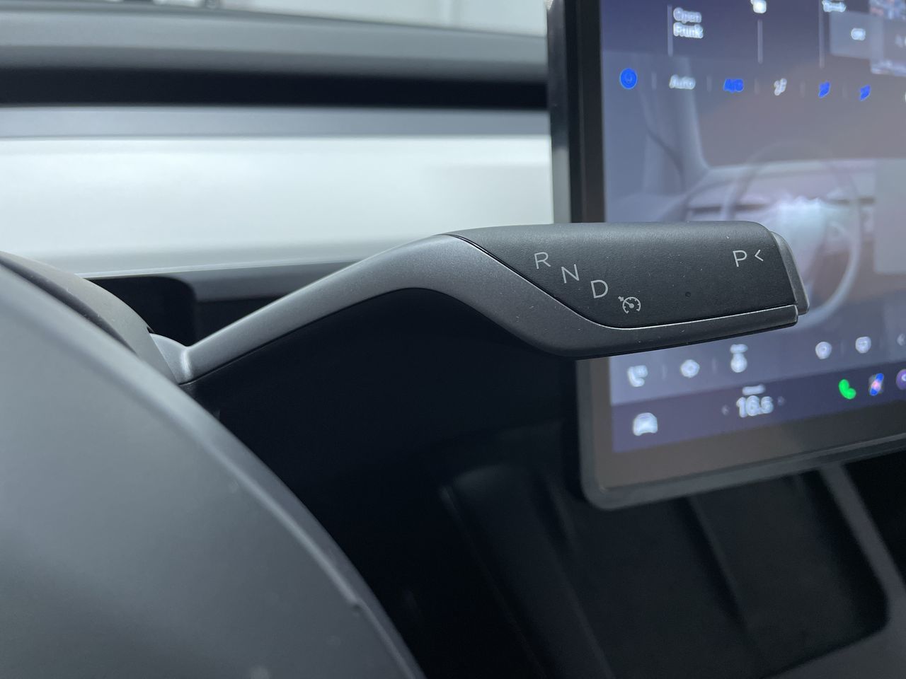 Tesla Model Y  2024 à Vancouver, Colombie-Britannique