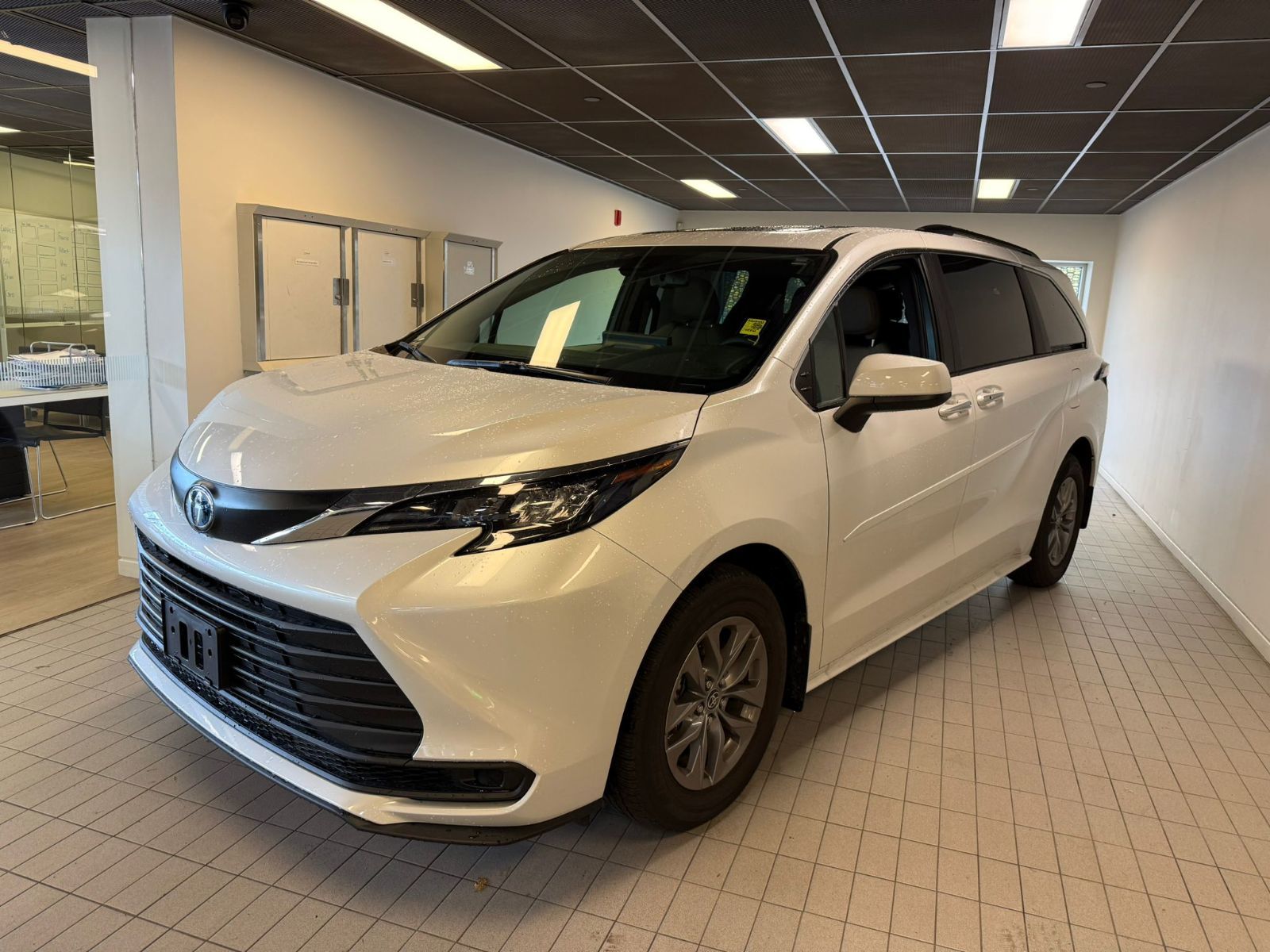 Toyota Sienna Hybrid  2025 à Vancouver, Colombie-Britannique