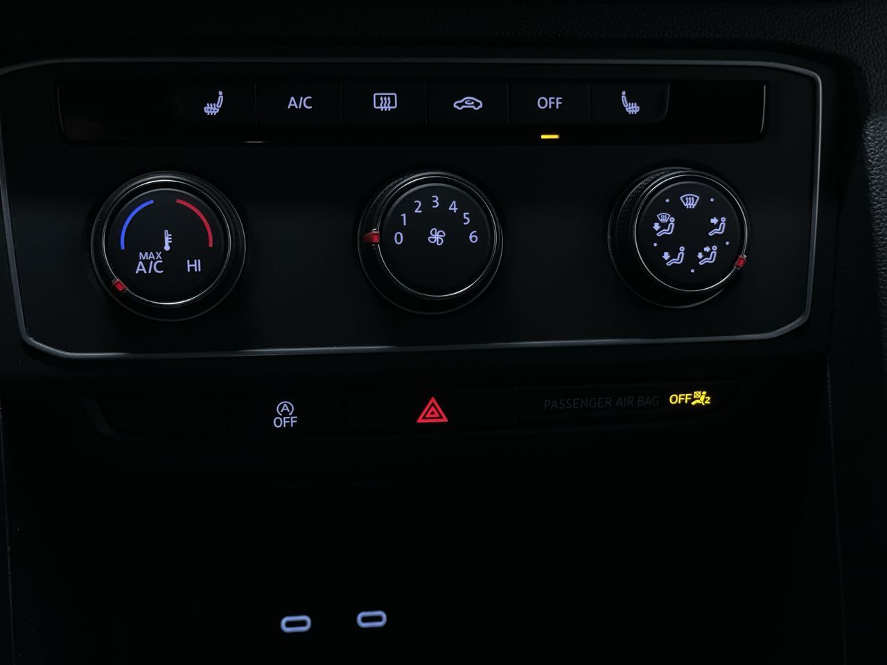 Volkswagen Atlas Cross Sport  2020 à Vancouver, Colombie-Britannique