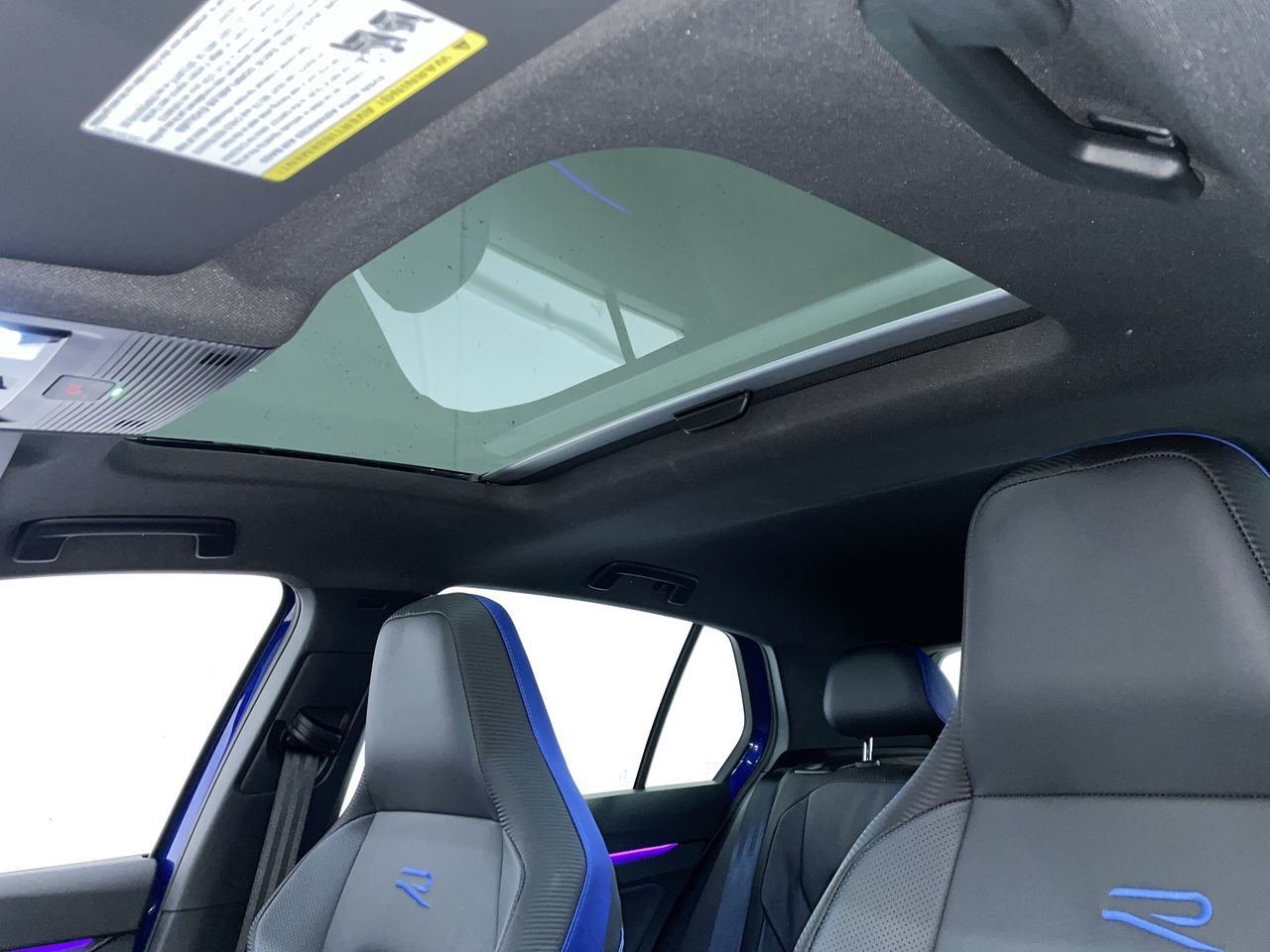 Volkswagen Golf R  2024 à Vancouver, Colombie-Britannique