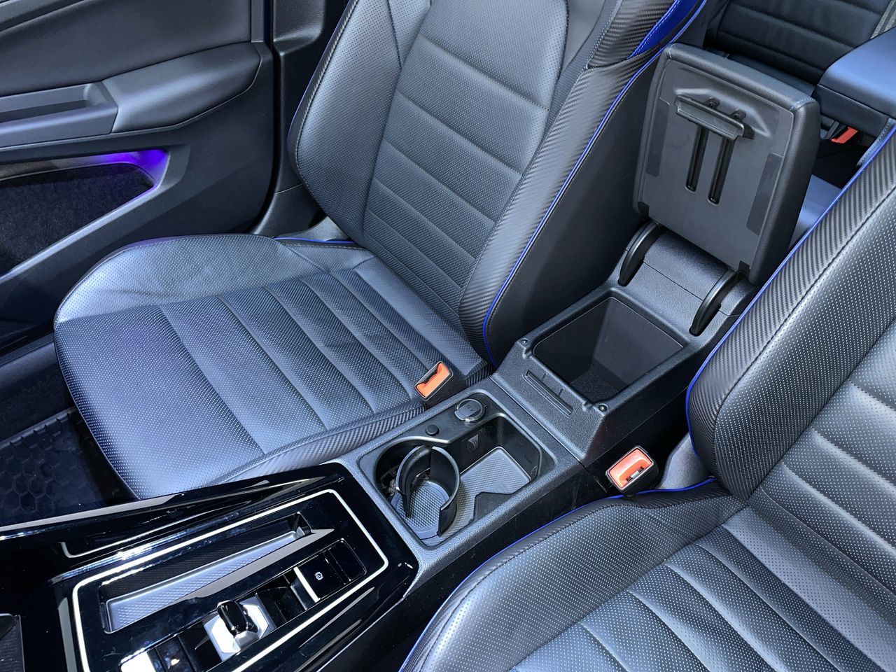 Volkswagen Golf R  2024 à Vancouver, Colombie-Britannique