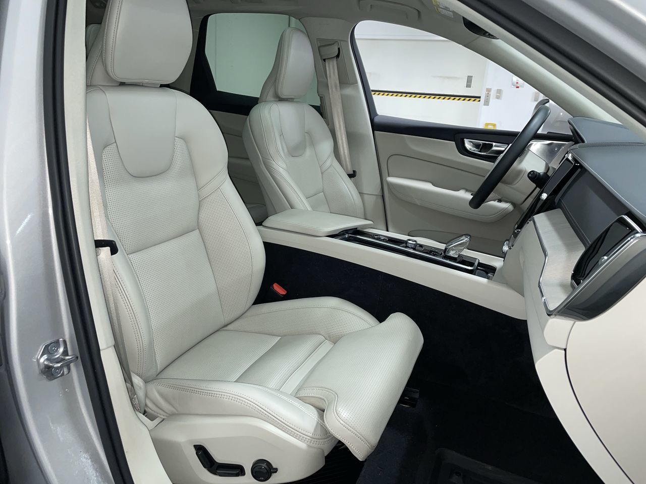 2022 Volvo XC60 in Vancouver, British Columbia