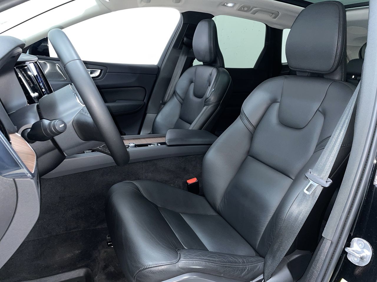 2023 Volvo XC60 in Vancouver, British Columbia
