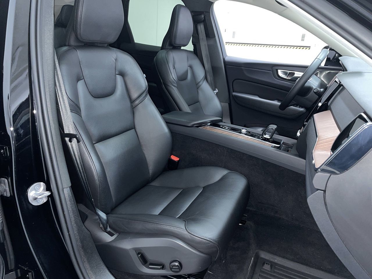 2023 Volvo XC60 in Vancouver, British Columbia