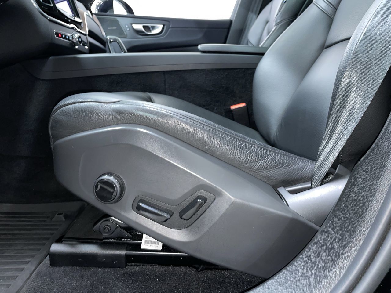 2023 Volvo XC60 in Vancouver, British Columbia