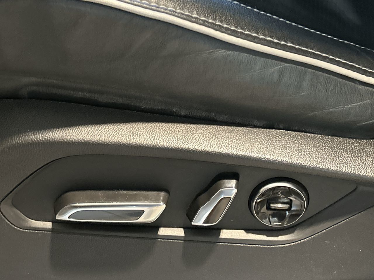 2022 Acura MDX in Toronto, Ontario