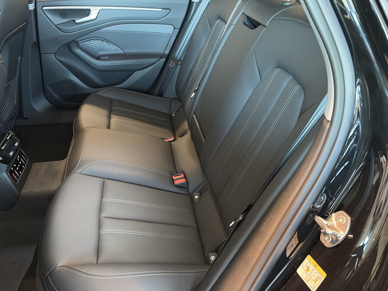 Audi A6 Cluster 6  2026 à Toronto, Ontario