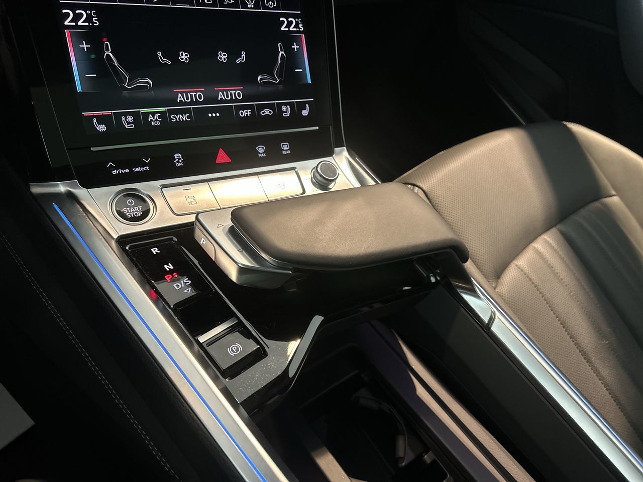 Audi e-tron  2021 à Toronto, Ontario