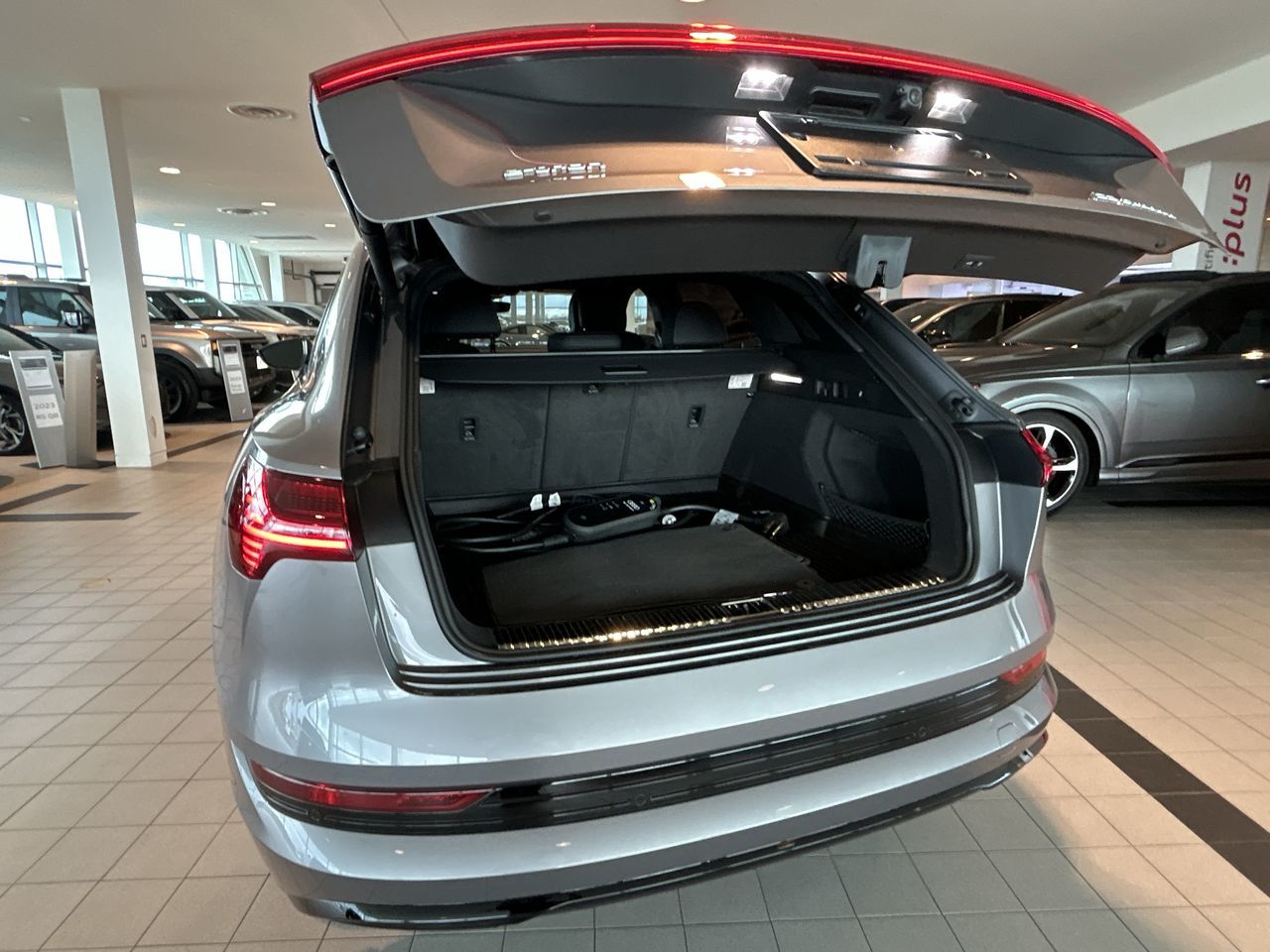 Audi e-tron  2021 à Toronto, Ontario