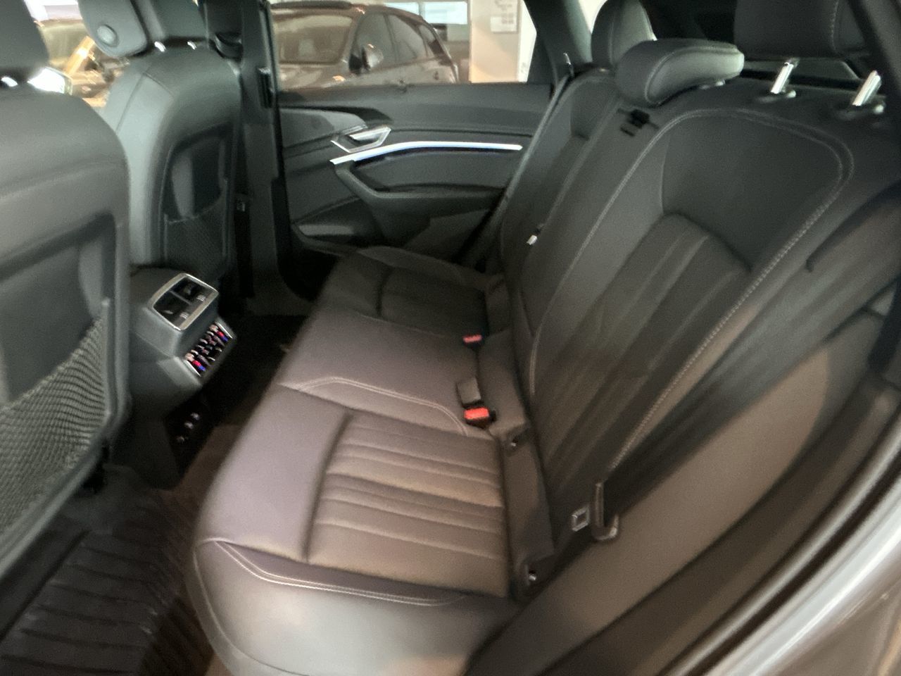 Audi e-tron  2021 à Toronto, Ontario