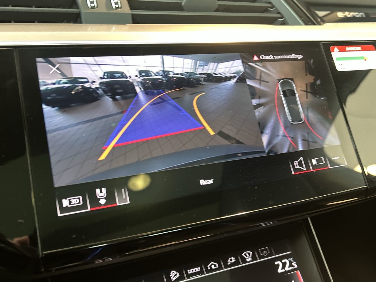 Audi e-tron  2021 à Toronto, Ontario