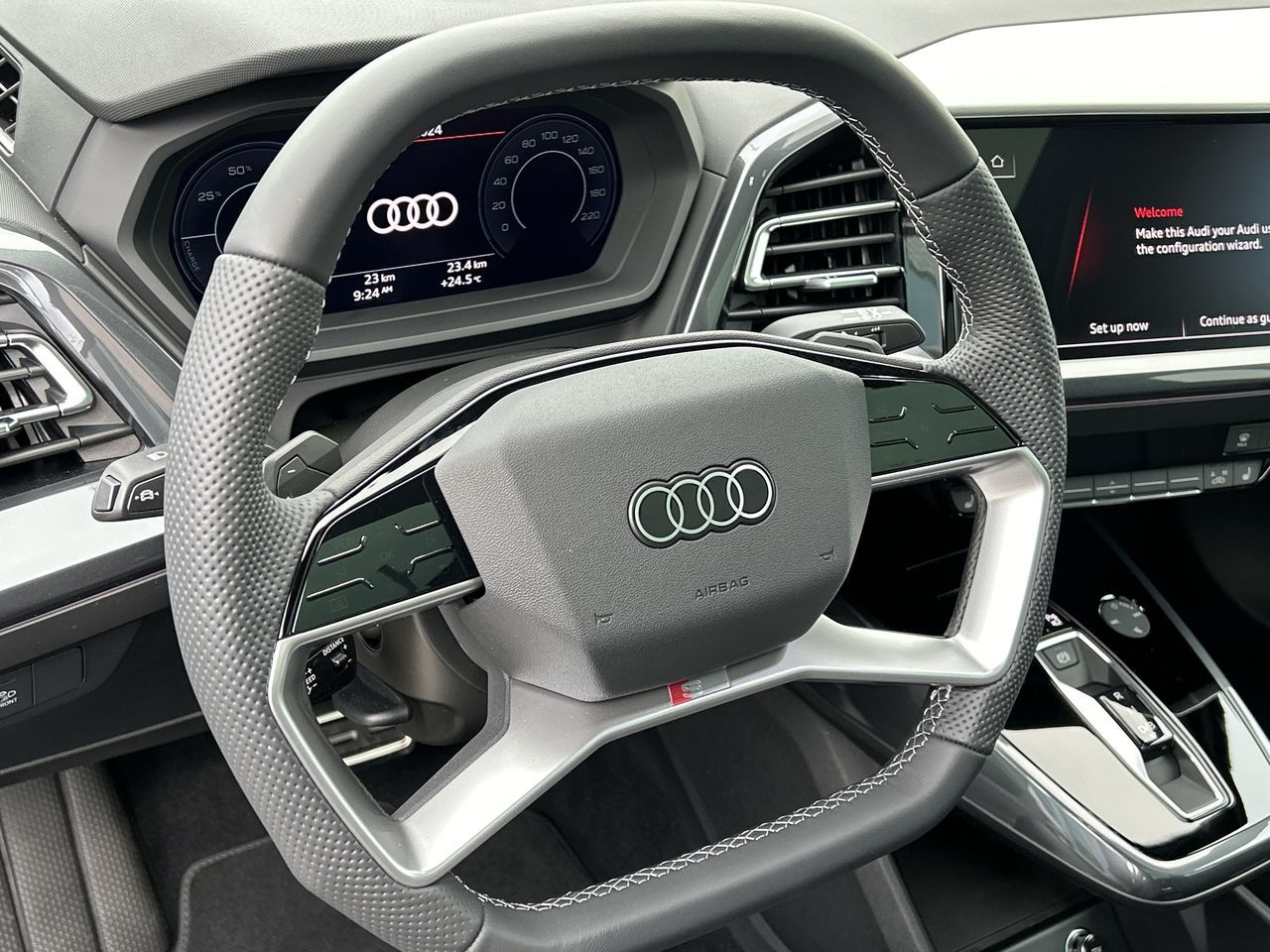 Audi Q4 e-tron  2024 à Toronto, Ontario