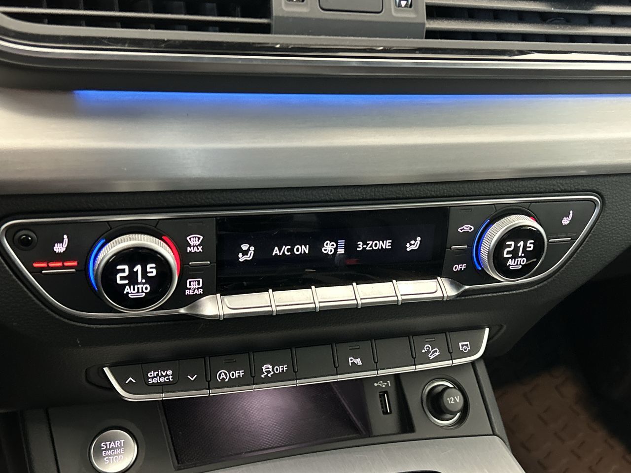 Audi Q5  2022 à Toronto, Ontario