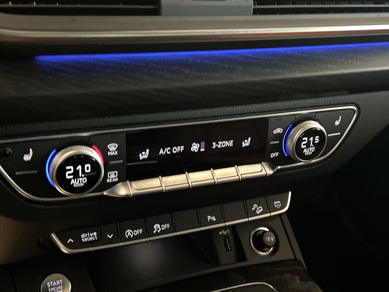 Audi Q5  2023 à Toronto, Ontario