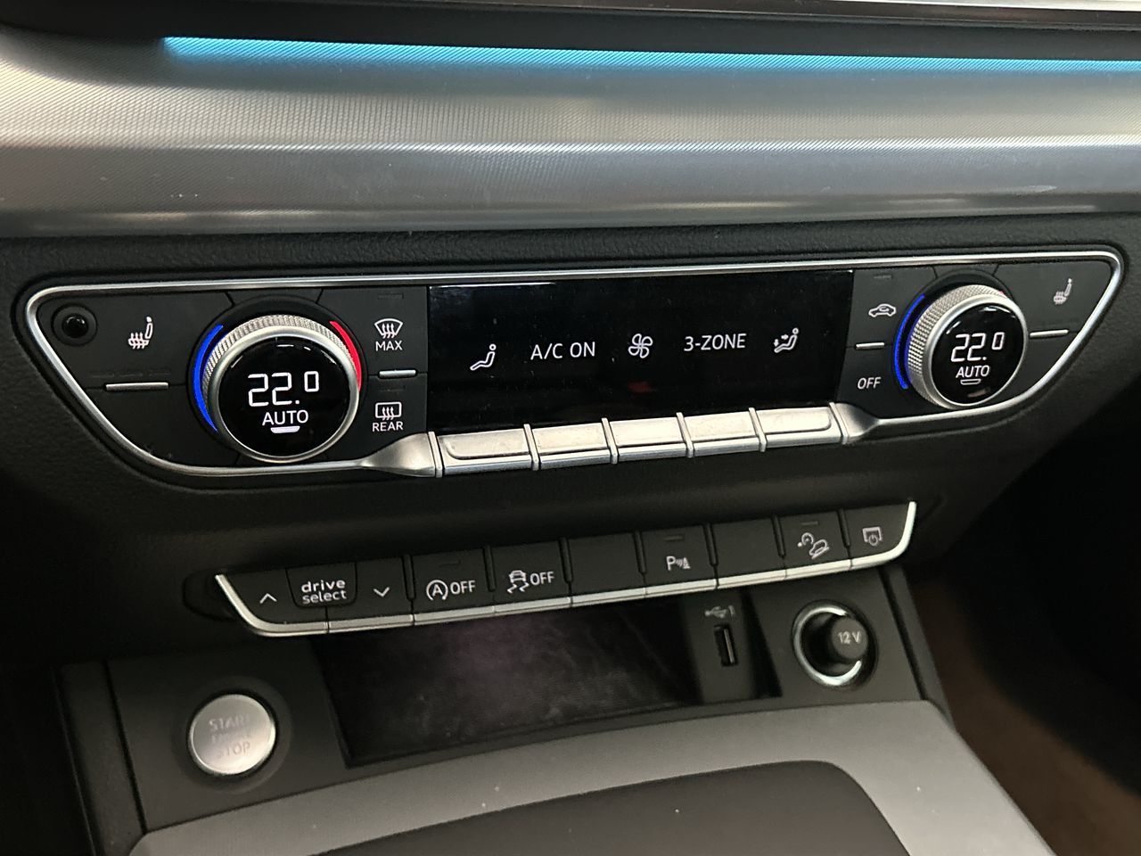 Audi Q5  2023 à Toronto, Ontario