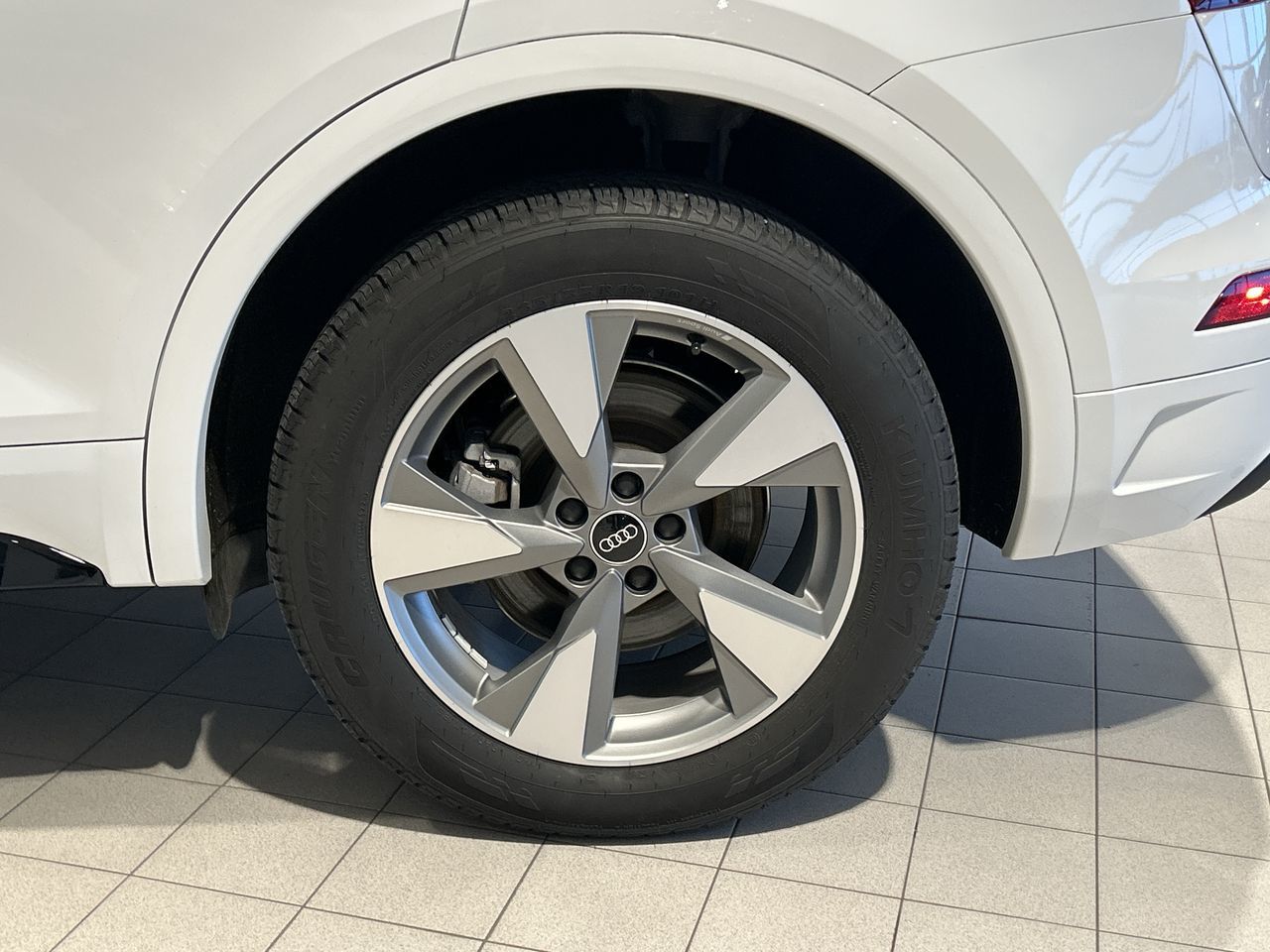 Audi Q5  2023 à Toronto, Ontario