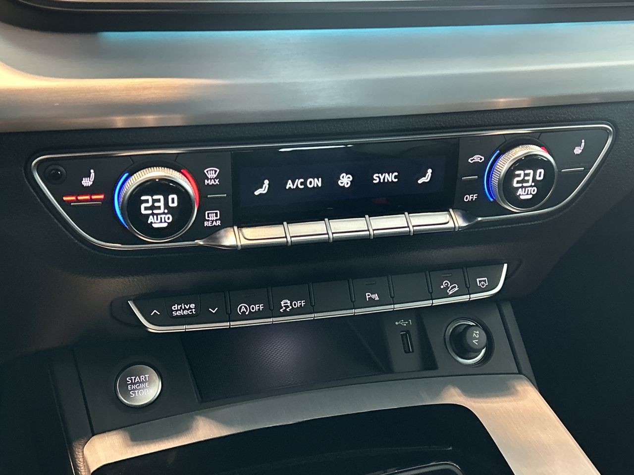 Audi Q5  2023 à Toronto, Ontario