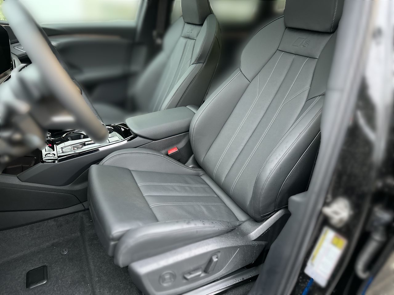 Audi Q6 e-tron  2025 à Toronto, Ontario