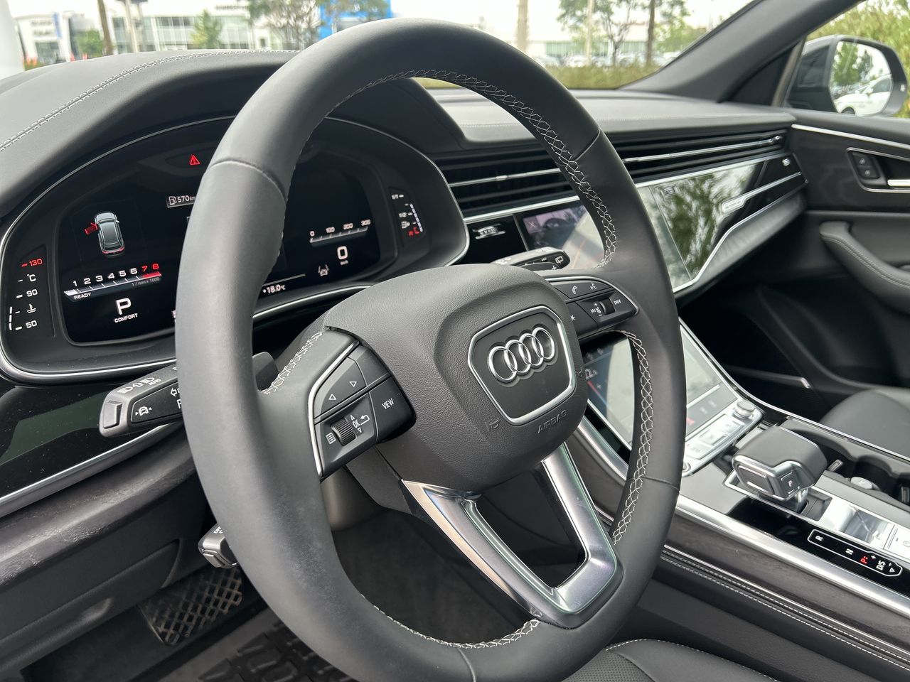 Audi Q8  2025 à Toronto, Ontario