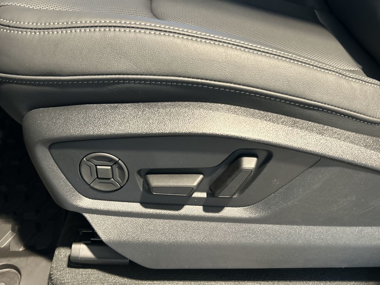 Audi Q8  2025 à Toronto, Ontario