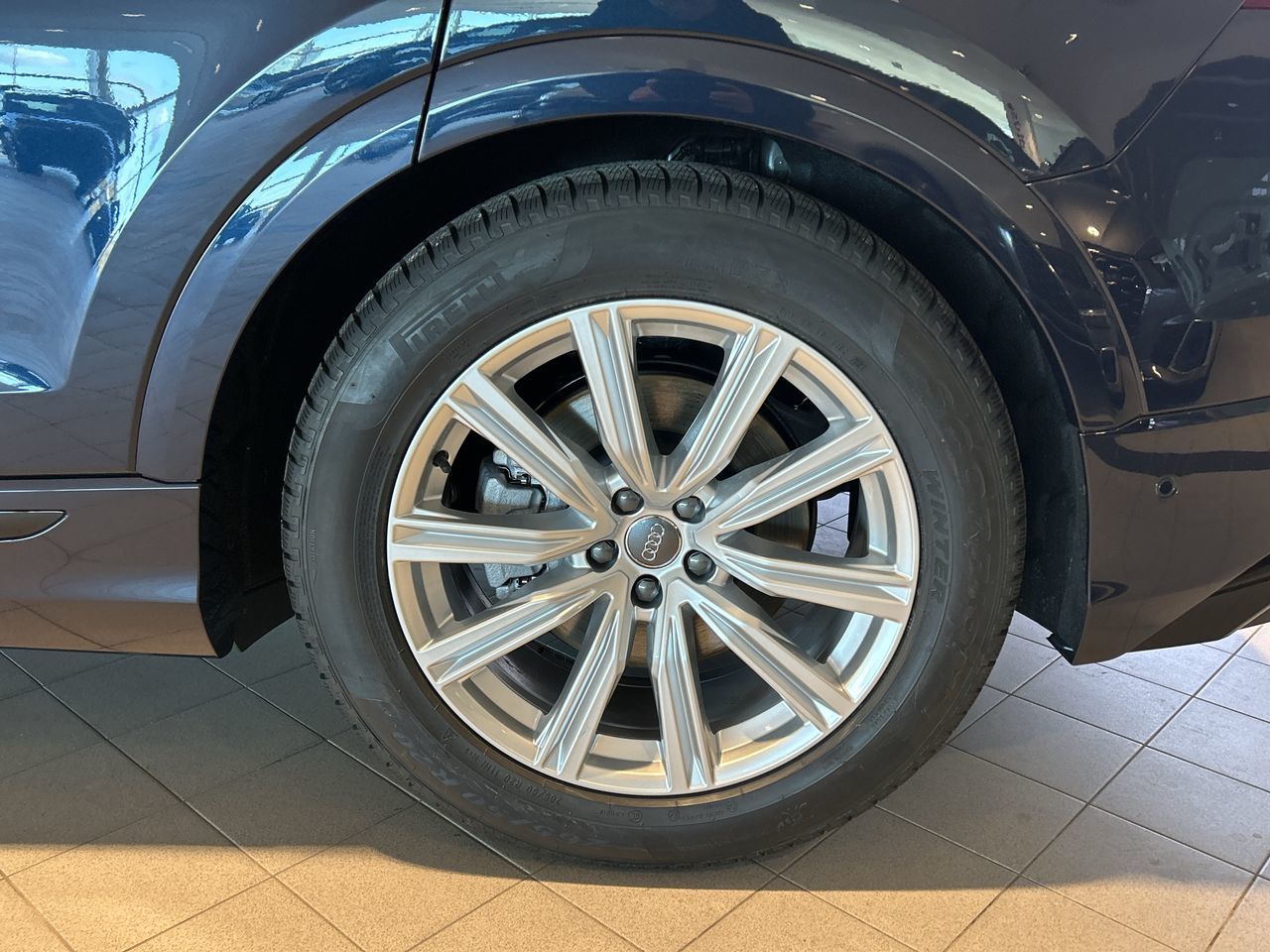 Audi Q8  2025 à Toronto, Ontario