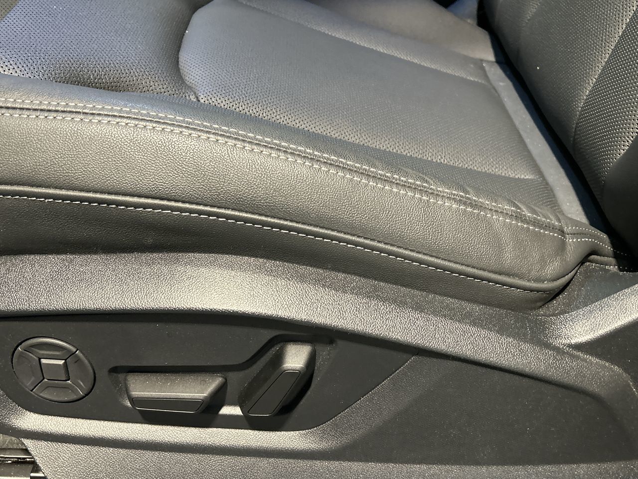 2025 Audi Q8 in Toronto, Ontario