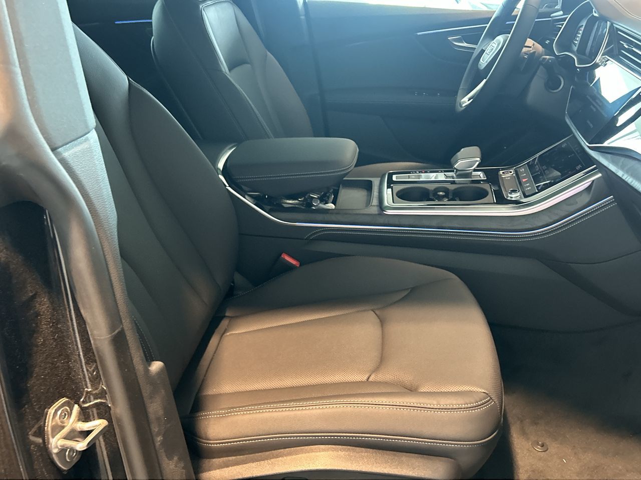 2025 Audi Q8 in Toronto, Ontario