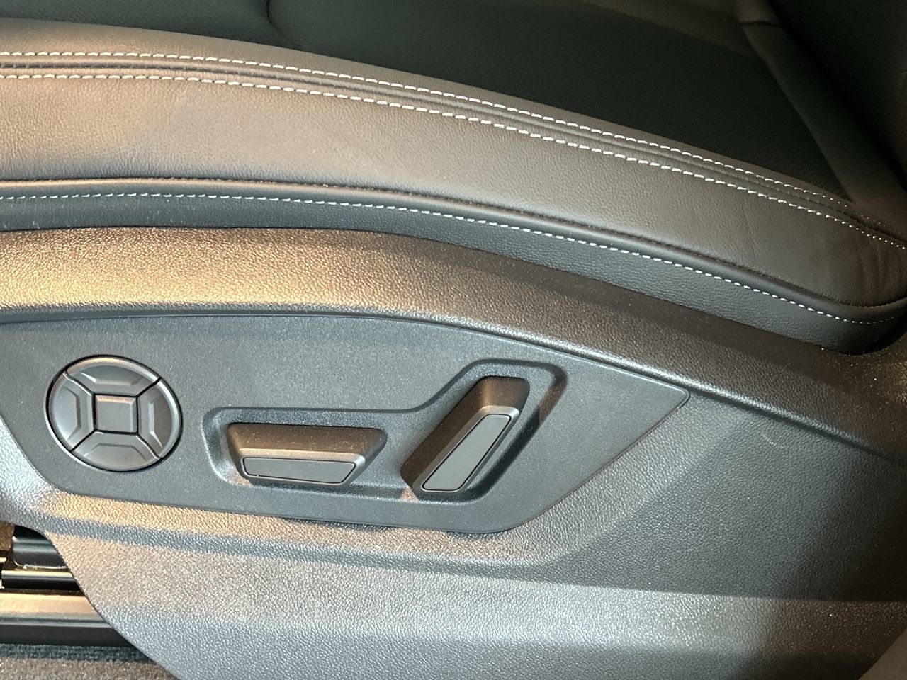 2025 Audi Q8 in Toronto, Ontario