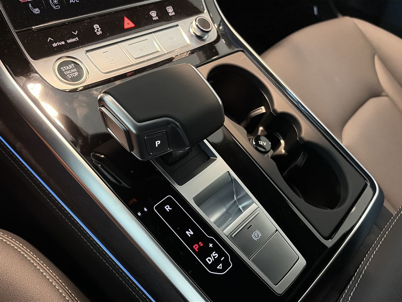 Audi Q8  2027 à Toronto, Ontario